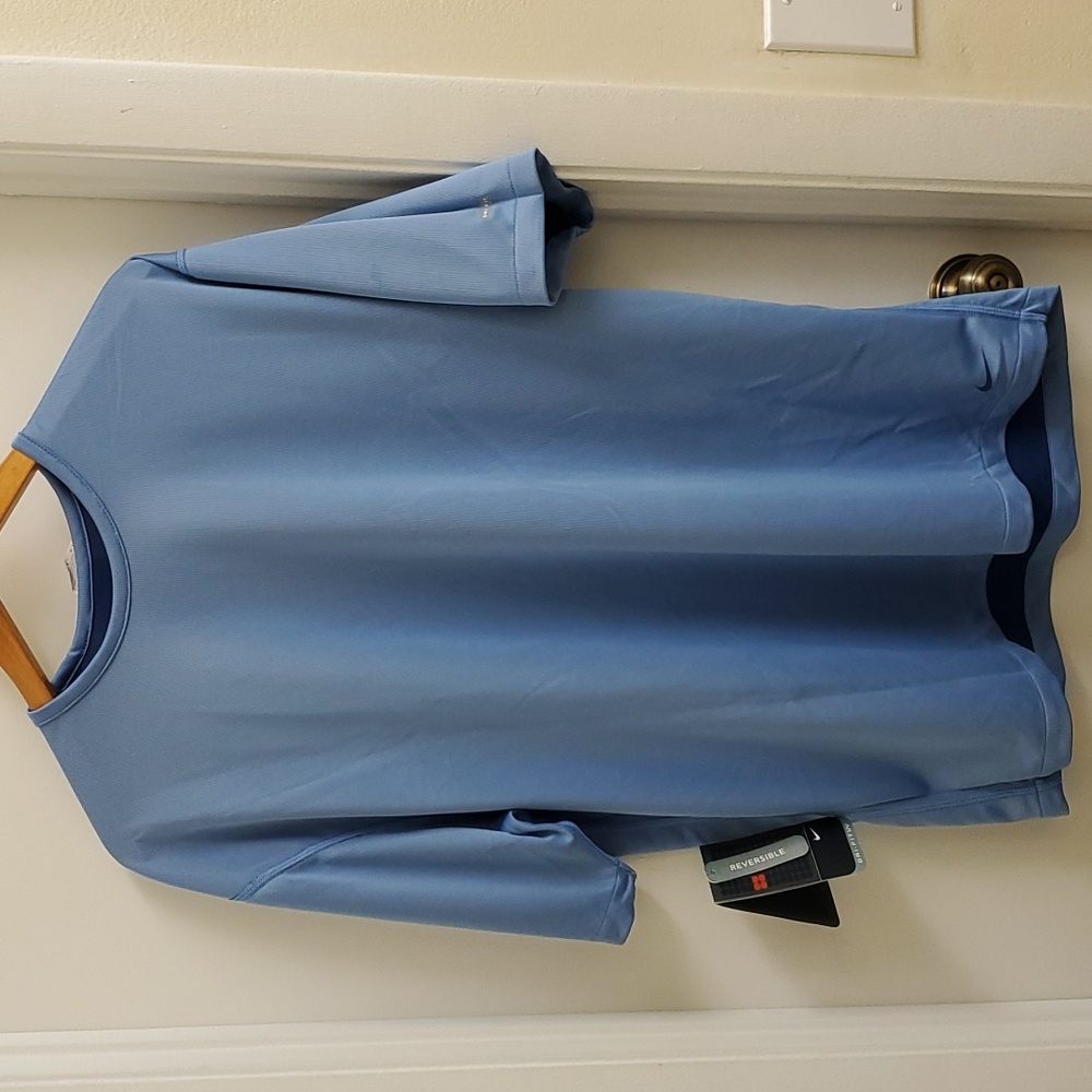 New with tags dri fit reversible short sleeve tee size M